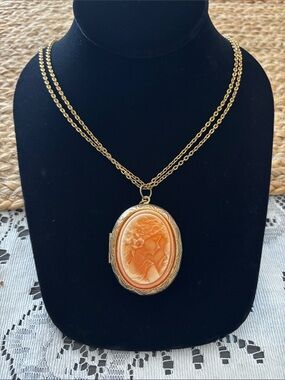 Gold-Tone Orange cream colored Cameo Locket with Necklace - Women's Jewelry